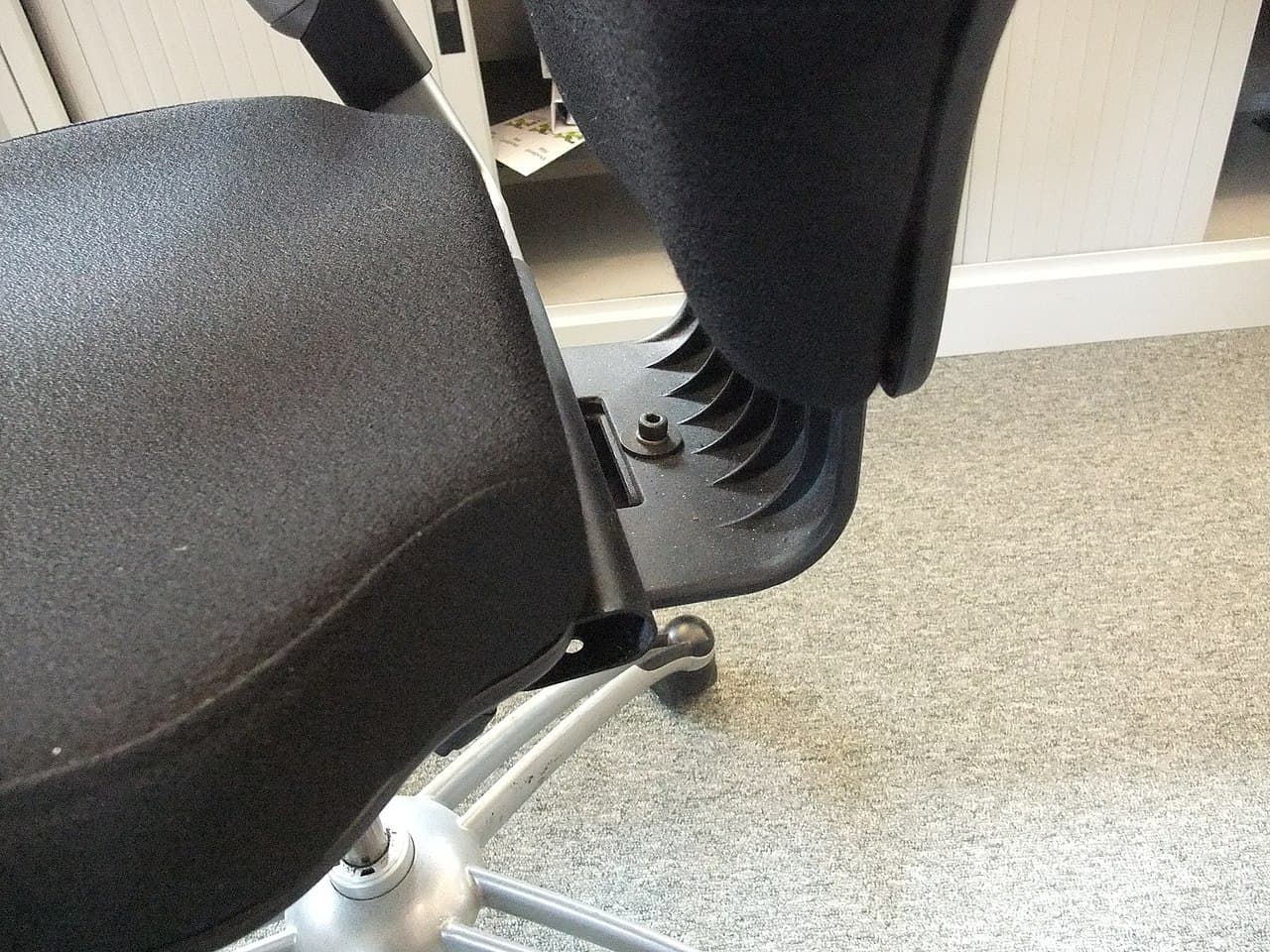 Mesh office chair